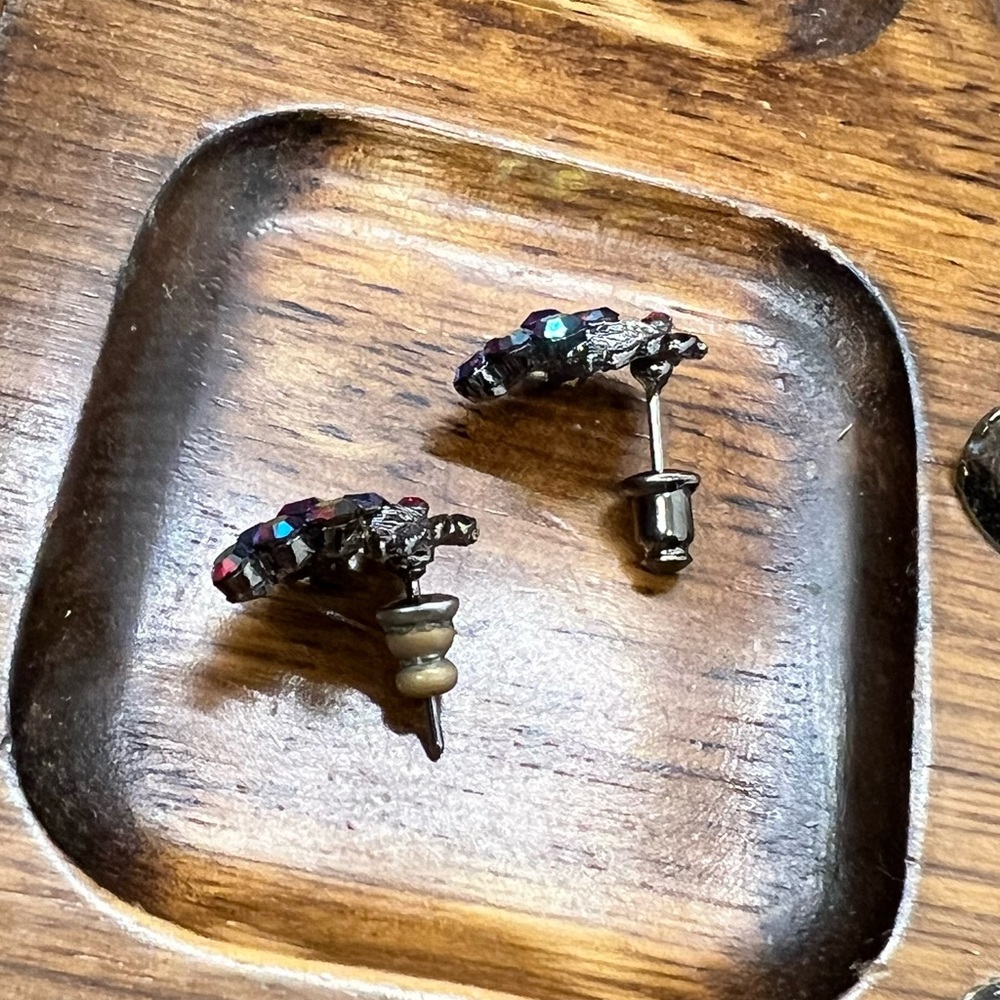 Vintage Brand Grape 🍇 Stud Earrings! - Picture 5 of 14
